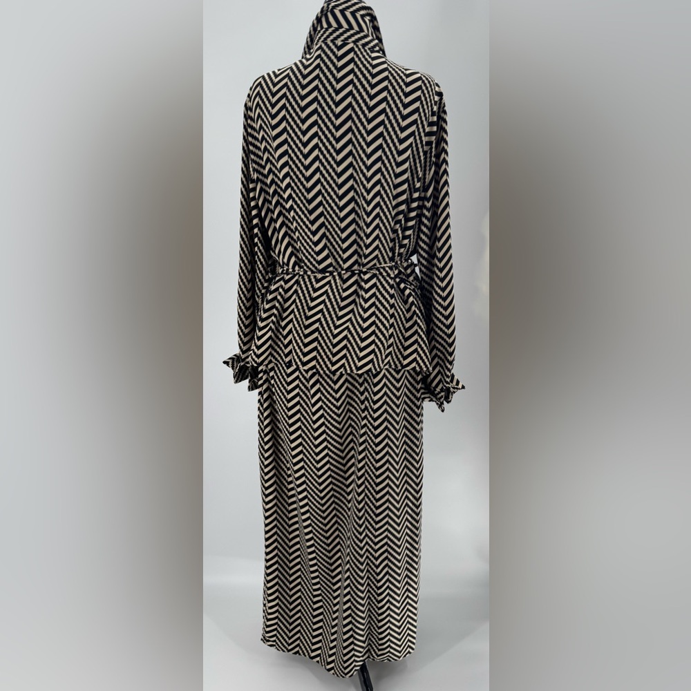 Ashley Stewart Black and Taupe Chevron PatternTwo Piece Set - Picture 3 of 6